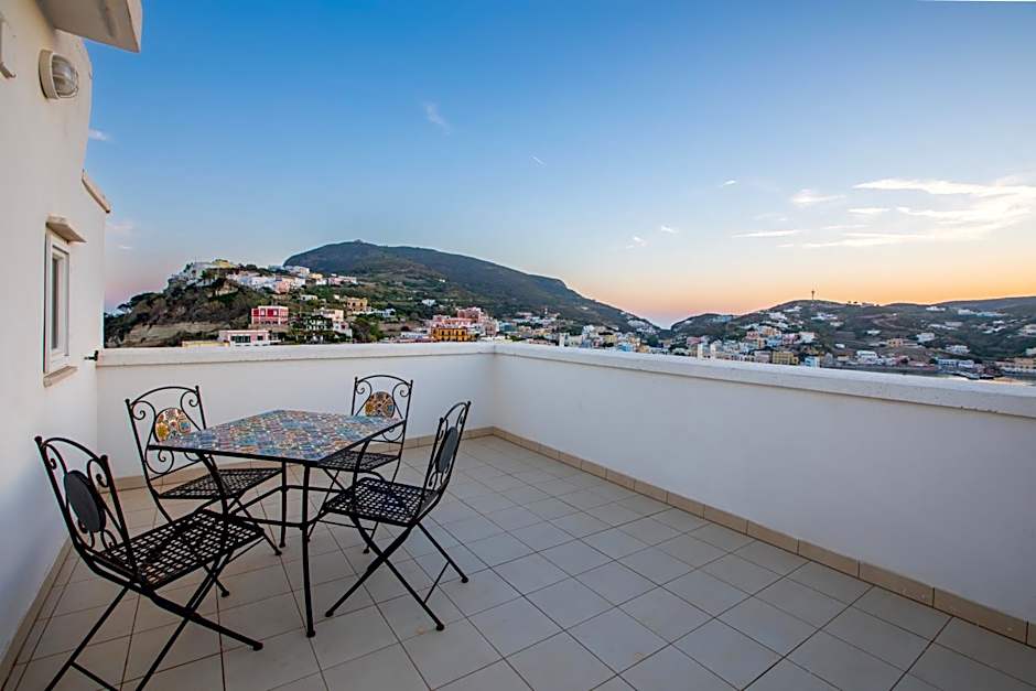 Hotel Torre Dei Borboni