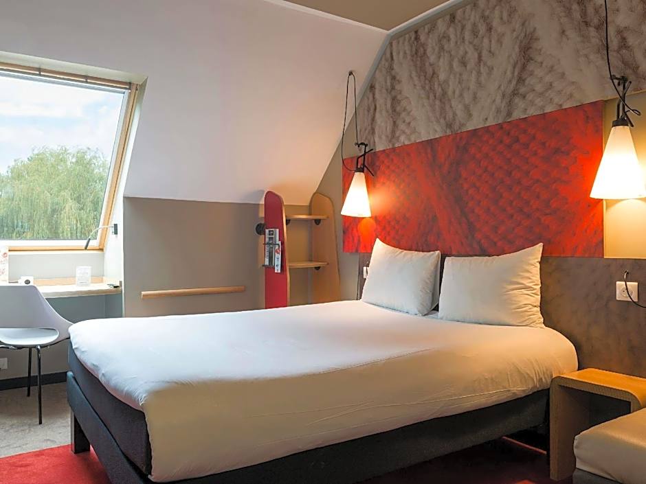 Foto 1 von 6 von 1 Double Bed with Extra Bed