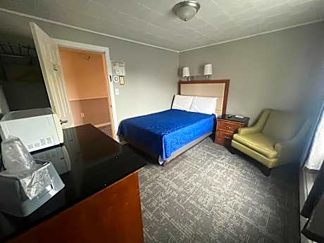 Economy Double or Twin Room