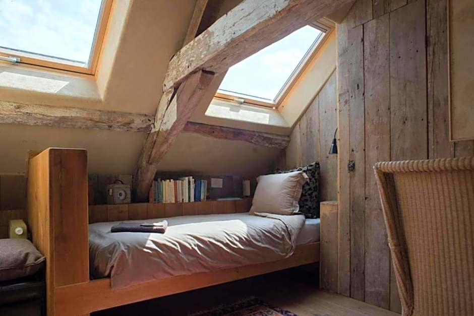 Poëziehotel Surplace - 15 min van Pairi Daiza & industriezone Ghislenghien