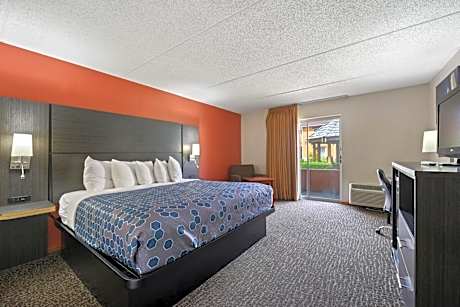 King Room - Courtyard View