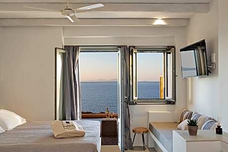 Superior Suite with Private Plunge Pool & Sea View