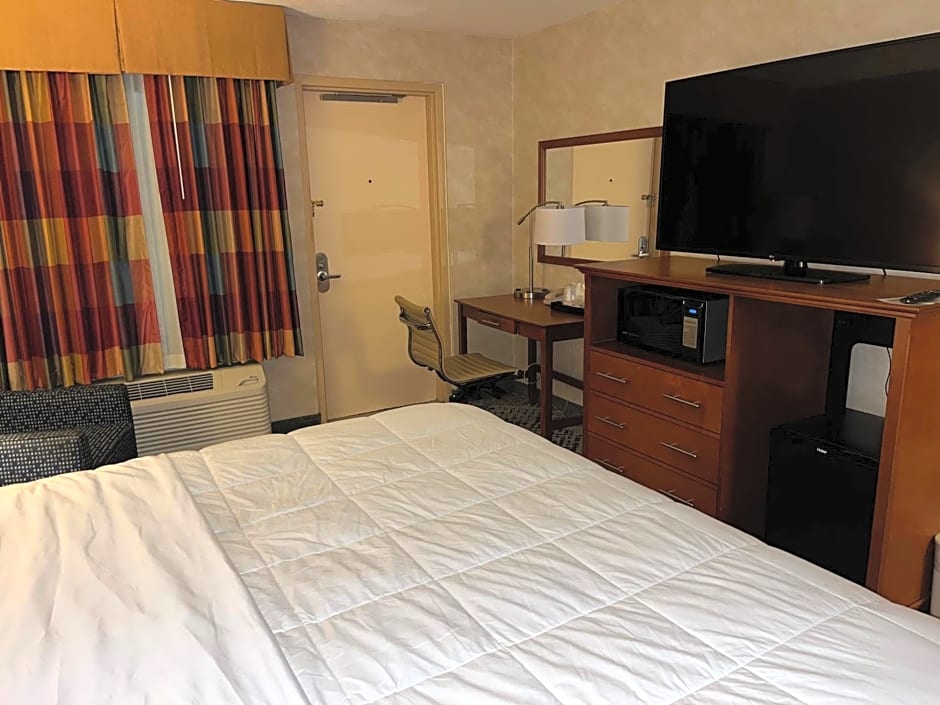 Quality Inn and Conference Center Greeley Downtown