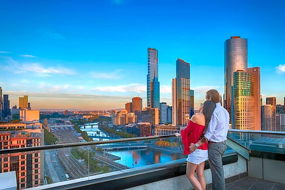 Aura on Flinders Serviced Apartments