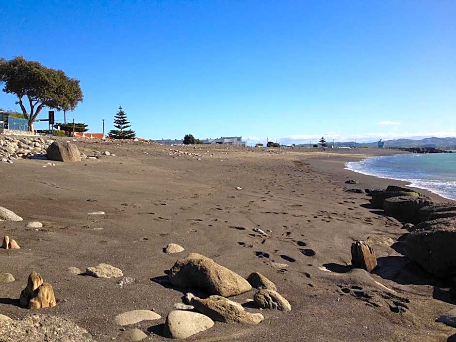 Harbour View Motel on Ahuriri Beach in Napier NZ with sea view suites
