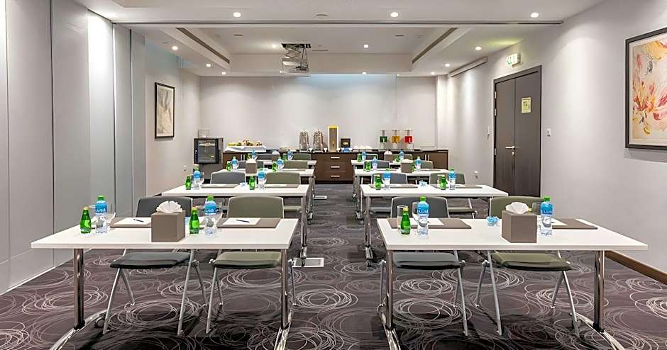 Gravity Hotel Abu Dhabi