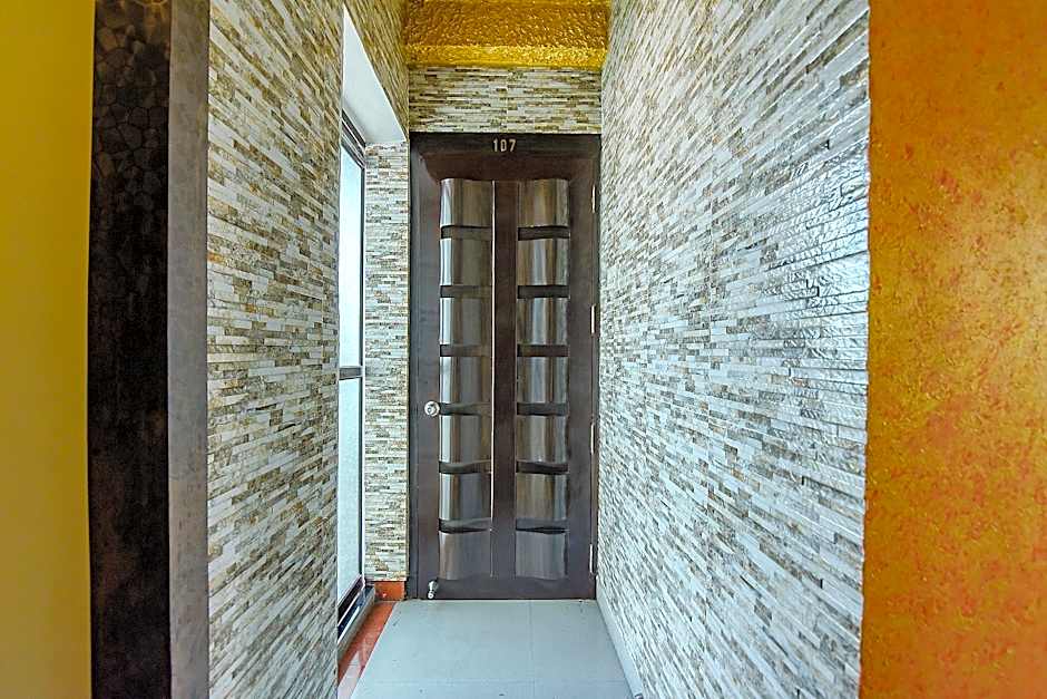 Fabexpress Shivalya – Calcutta, LA