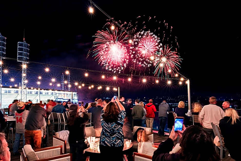 AC Hotel by Marriott Cincinnati at The Banks