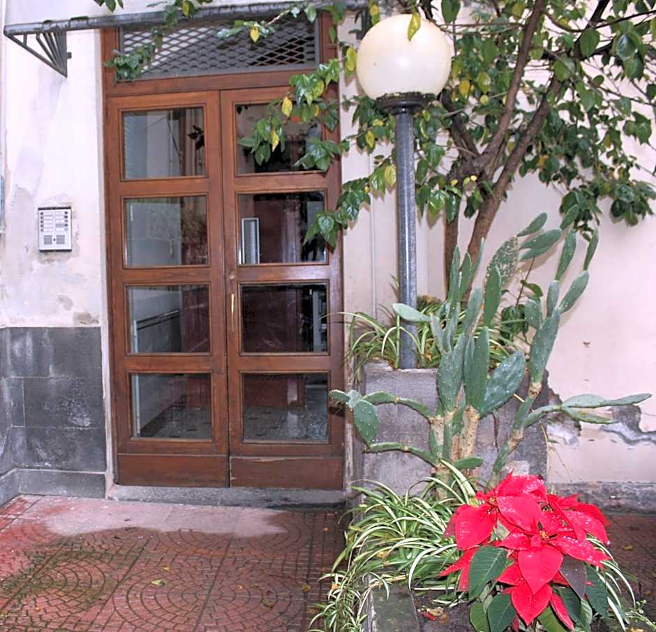 Tra L'Etna E Il Mare B&B