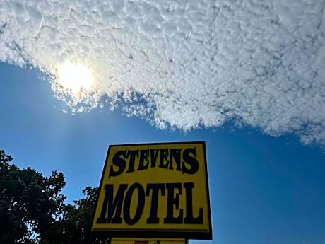 Steven Motel