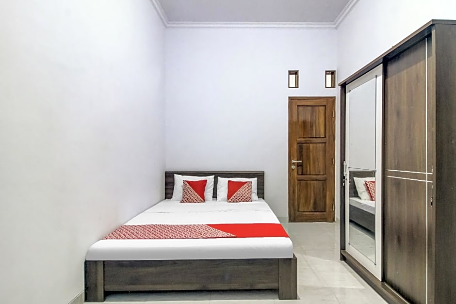 OYO 91243 Bina Syariah Guest House