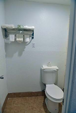 Queen Room with Two Queen Beds - Pet Friendly/Non-Smoking