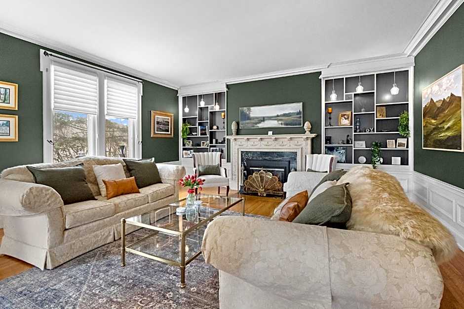 Salyards Mansion - Boutique Collection by Heirloom – Duluth, MN