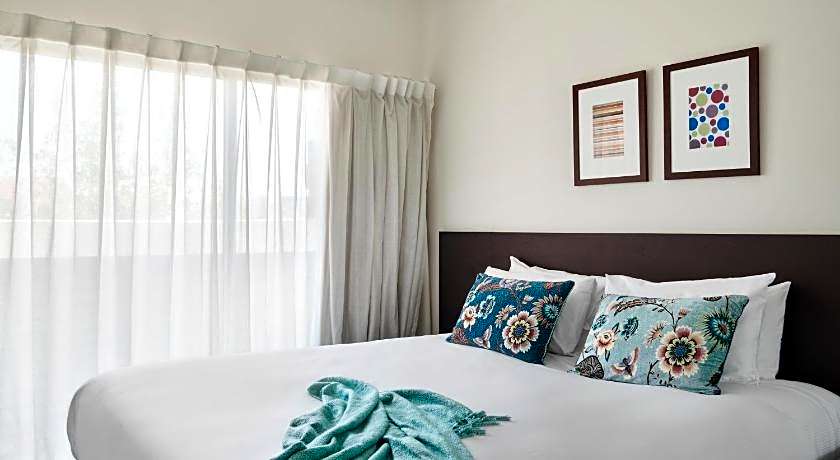 Punthill Essendon Grand Hotel