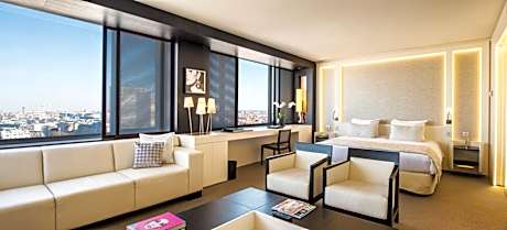 Panorama Suite (lounge access)