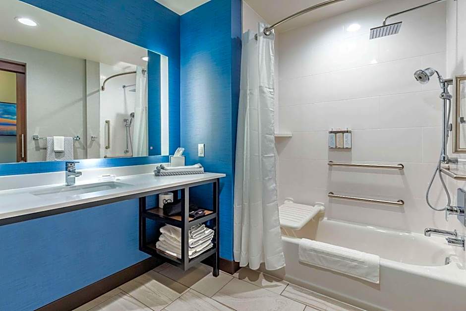 Cambria Hotel Bettendorf - Quad Cities