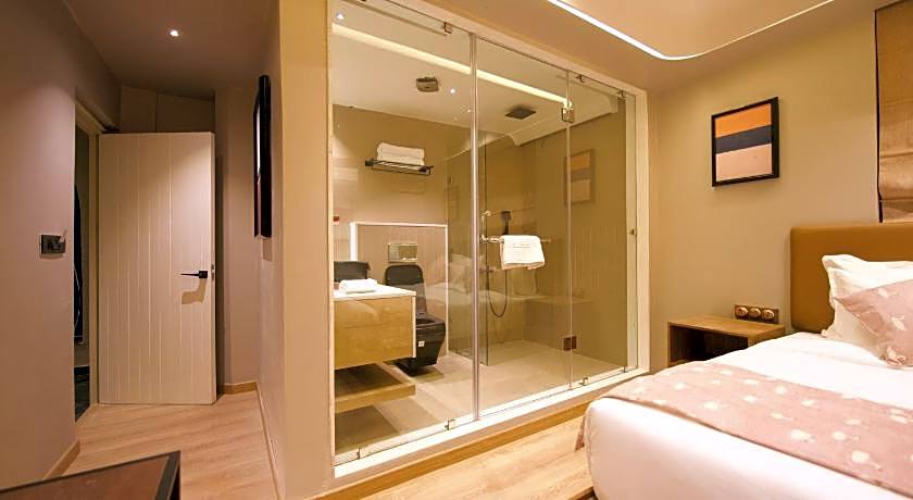 The Red Pier - My Downtown Hotels