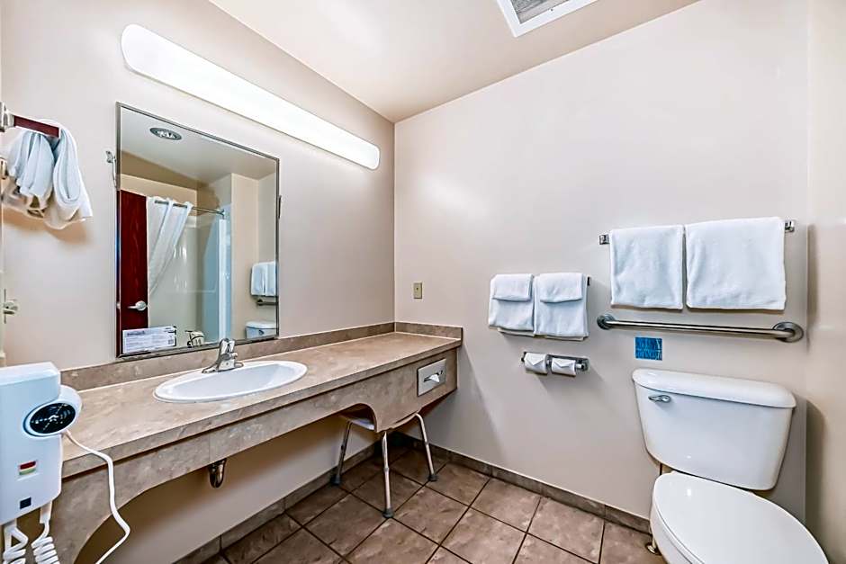 Grande Cache Inn & Suites