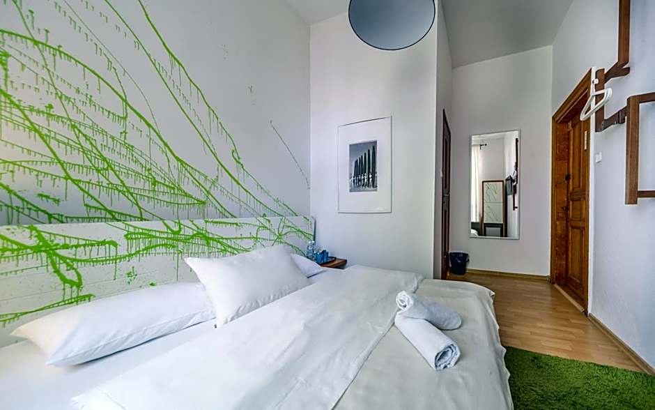 Foto 1 dari 1 — Double Room with Private Bathroom