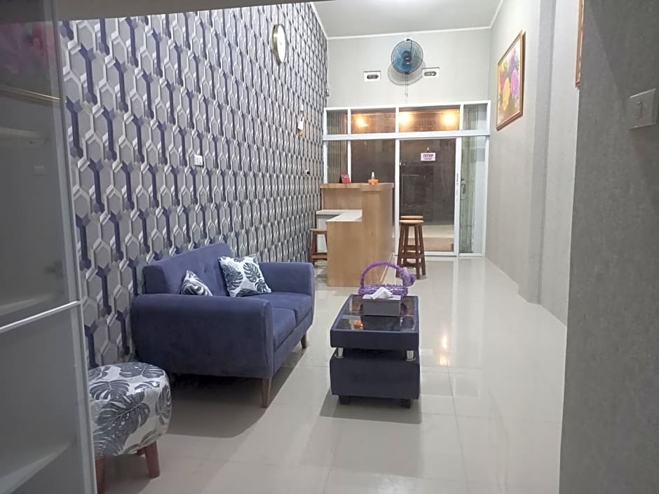 Penginapan Lamban Queens Kamar Double Bed Standar Room
