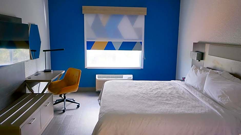 Holiday Inn Express & Suites Lakeland North - I-4 By IHG