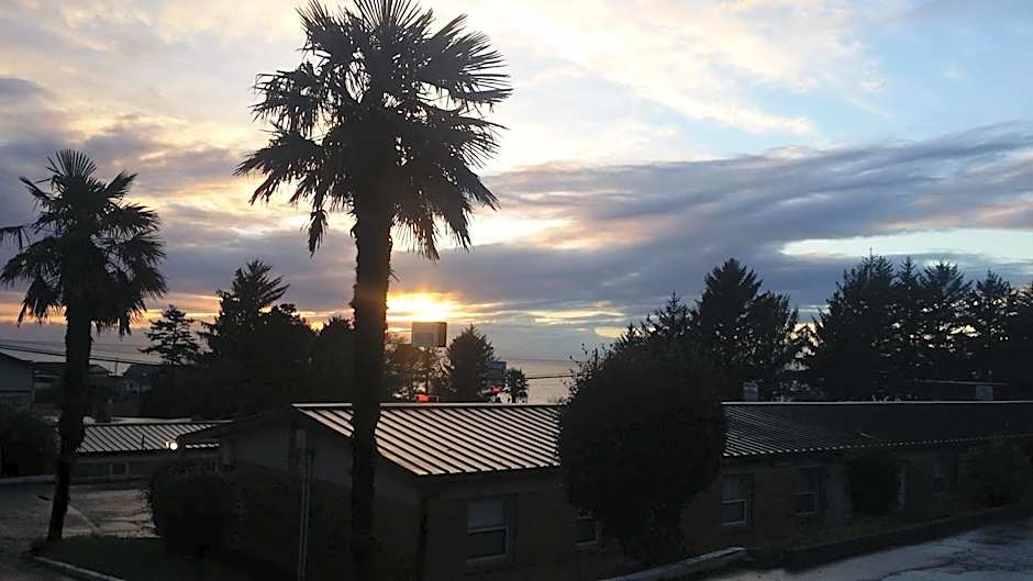 Blue Coast Inn & Suites