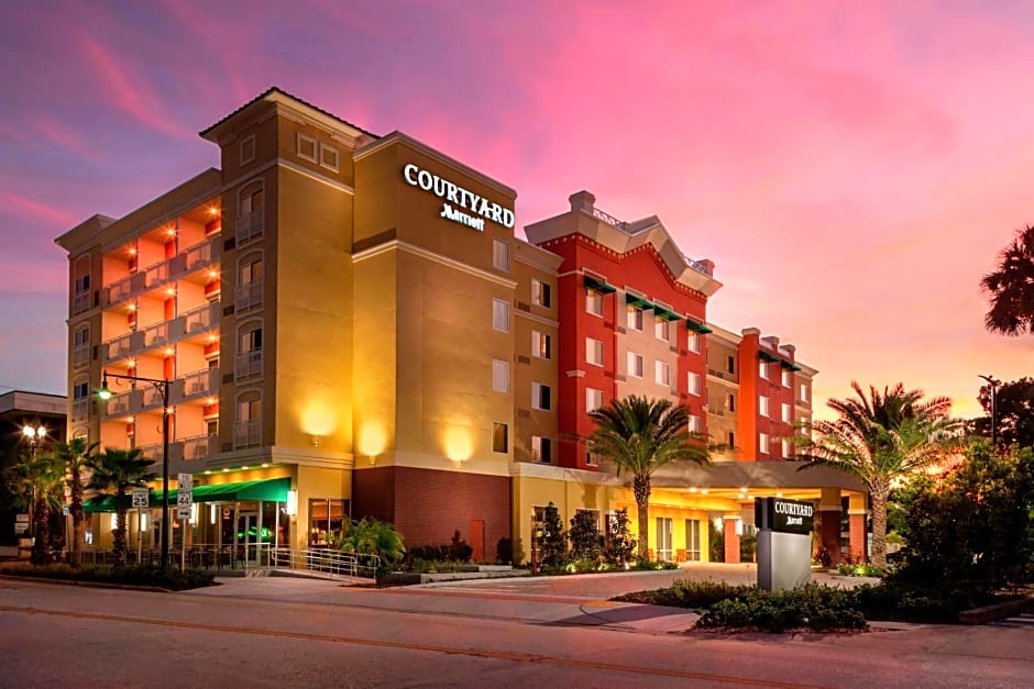 Courtyard by Marriott DeLand Historic Downtown