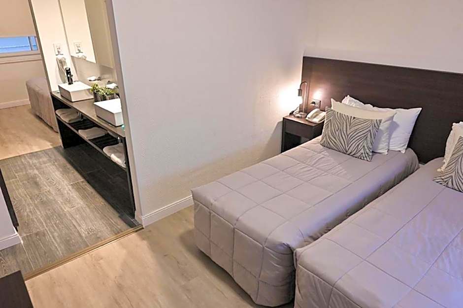 Photo 1 of 4 of Quadruple Room