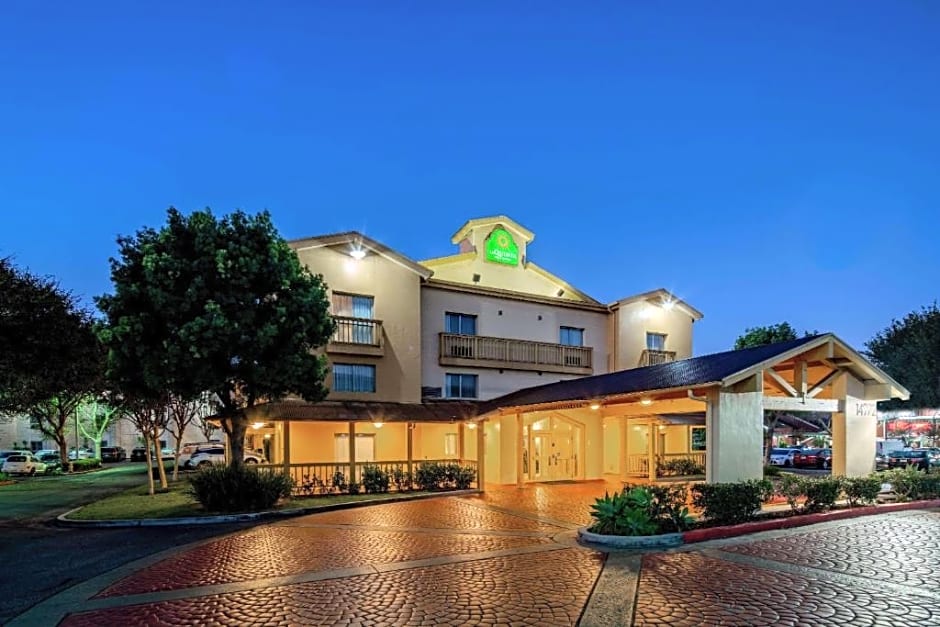 La Quinta Inn & Suites by Wyndham Irvine Spectrum