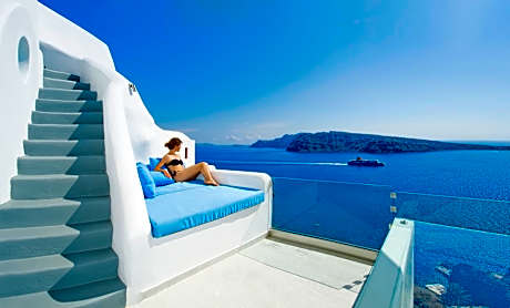 Hyperion Oia Suites