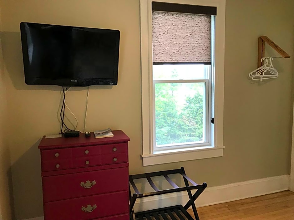 Big Axe Bed & Breakfast