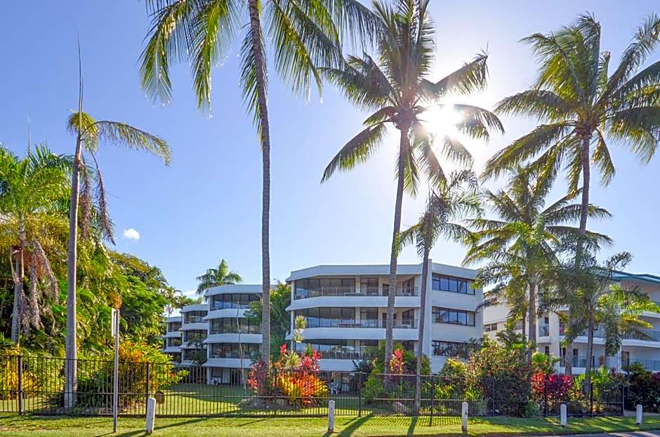Roydon Beachfront Apartments