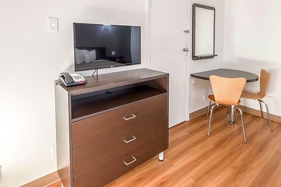 Studio 6-Arlington, TX