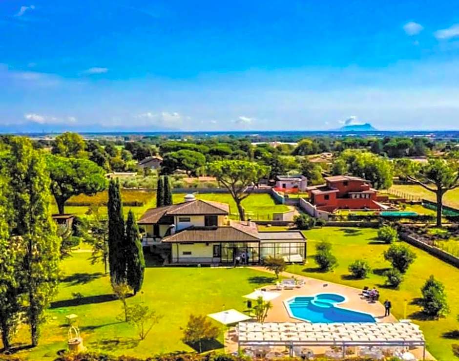 PEPEROSA Rooms and Events - Peaceful countryside escape with pool, private parking, just minutes from the sea, Anzio and Nettuno