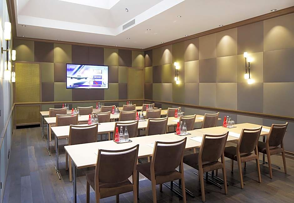 Rochester Champs-Elysees Hotel