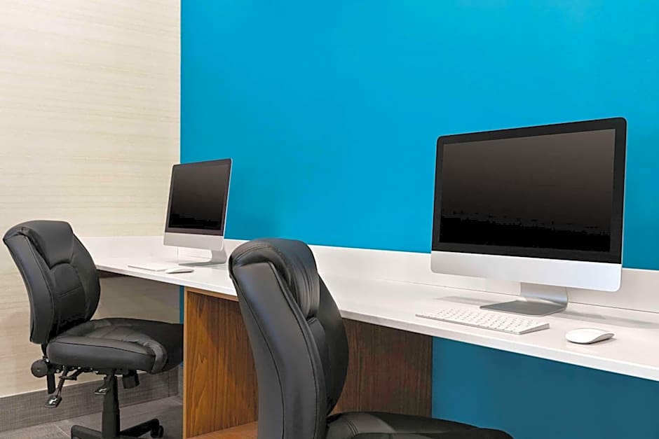 Days Inn by Wyndham Kingston