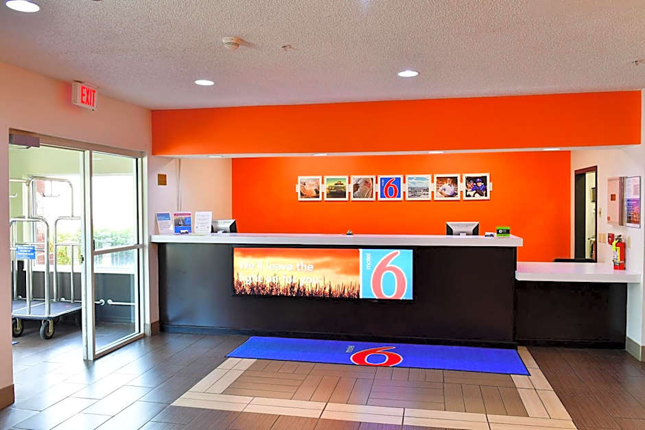 Motel 6 Lincoln, NE