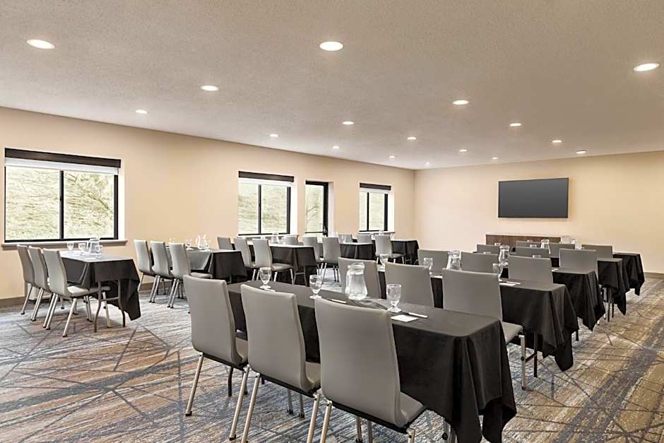 Holiday Inn Express & Suites East Greenbush(Albany-Skyline) By IHG