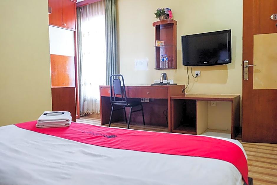 RedDoorz Plus near DC Mall Batam