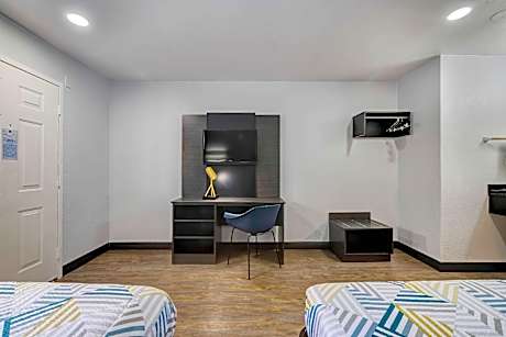 Double Room with Two Double Beds - Smoking