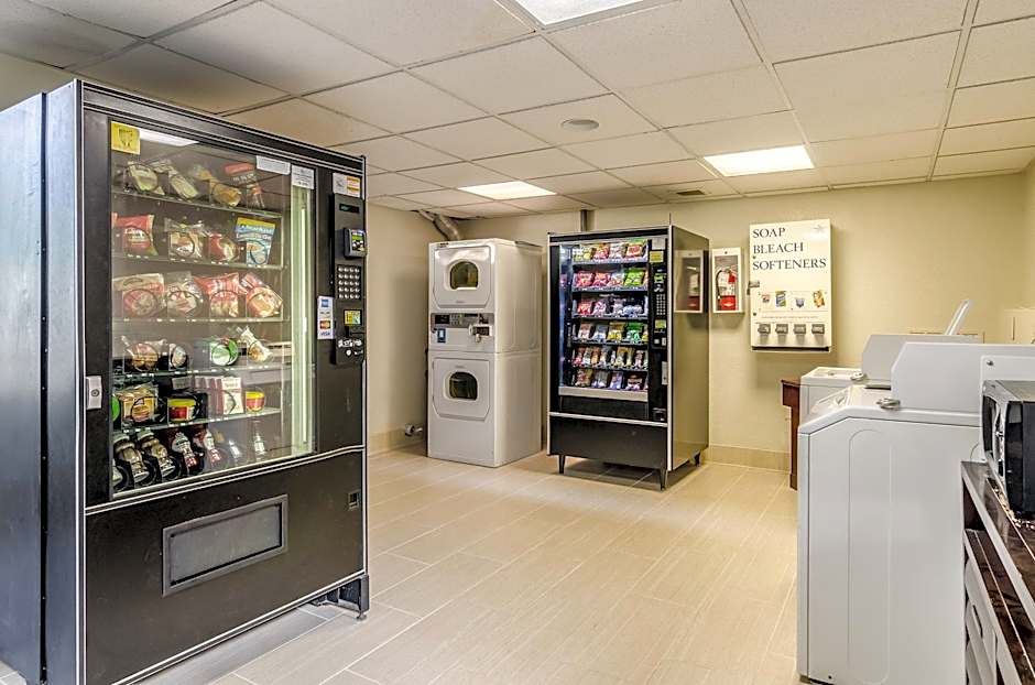 Red Roof Inn PLUS+ Wichita East