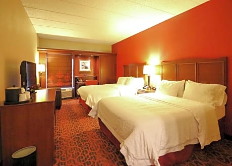 2 Queen Beds Nonsmoking