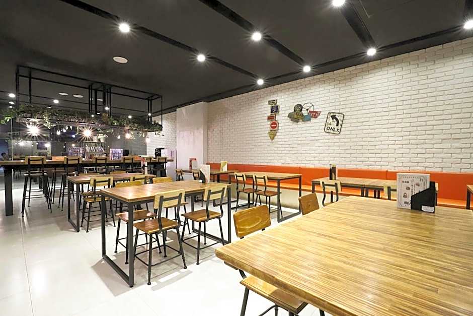 Aroma Chew Hotel