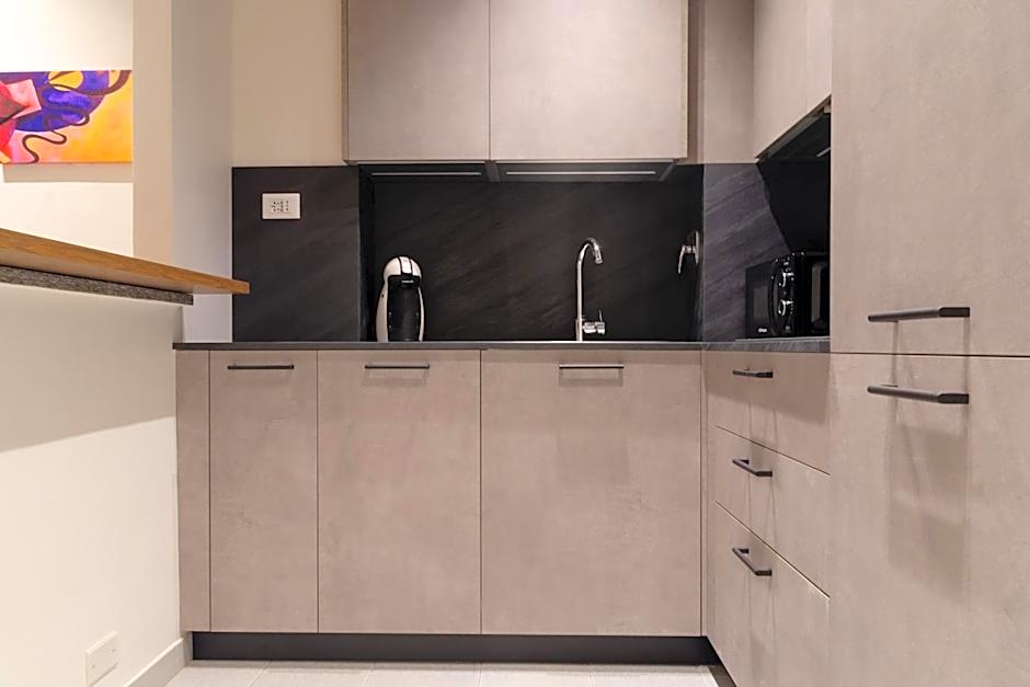 Bertola 17, centrale, stazione by HAPPYHOSTORINO