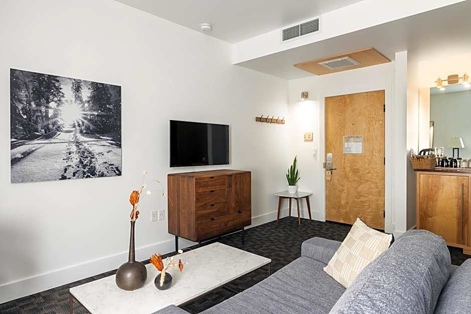 Gravity Haus Truckee-Tahoe