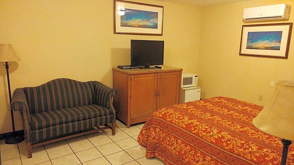 Country Regency Inn & Suites