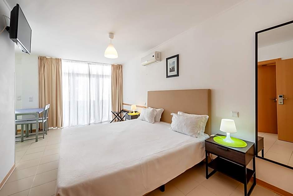 Apartamentos Mirante da Rocha