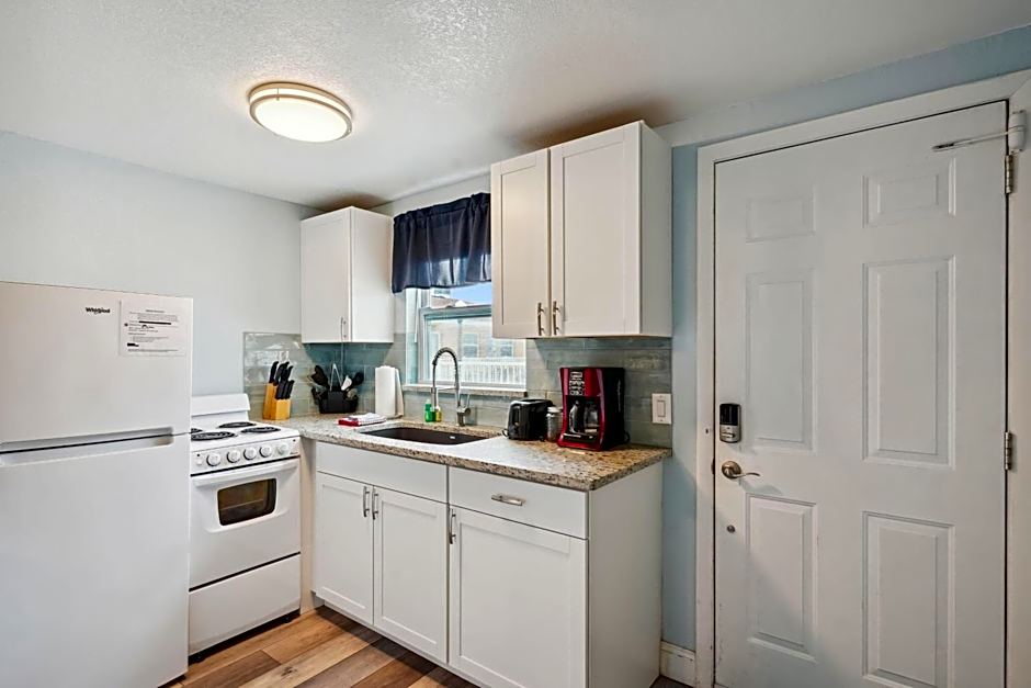 Upham Beach Inn - #2 Studio