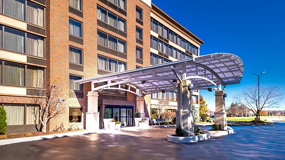 Holiday Inn Hotel & Suites Warren