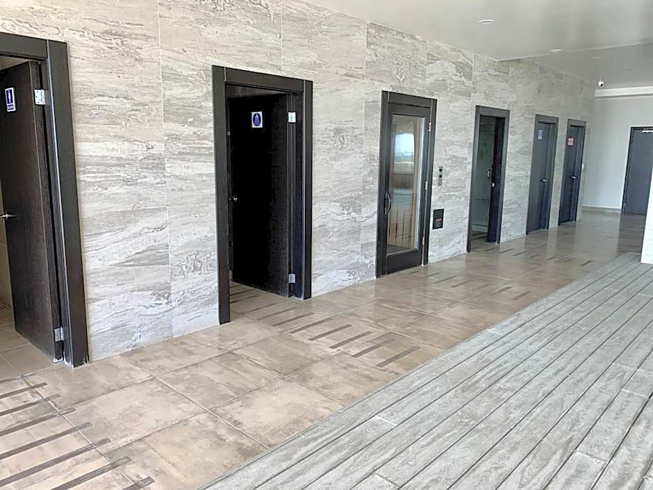 La Jolla Excellence, Exclusive Front Beach!